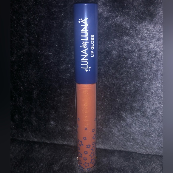 Luna By Luna Lipgloss-Venus. Shimmer, Shine, Chrome, Bright, Nude, Comfortable - Picture 4 of 5